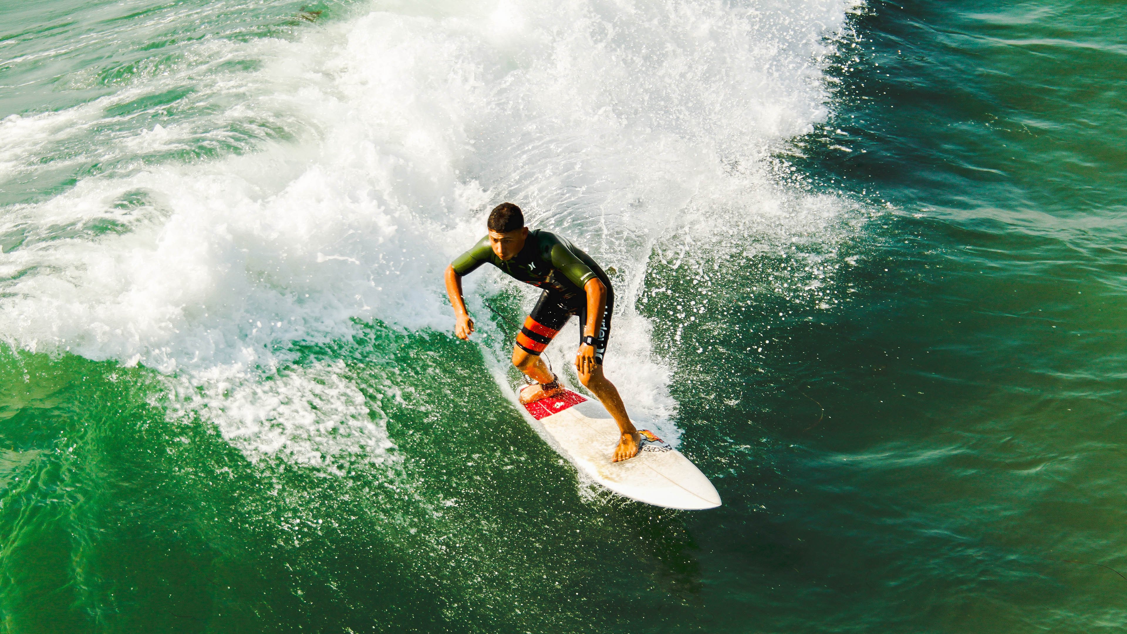 哈兰德连续五场比赛得分超过败北，德国队不断突破！比赛高潮迭起